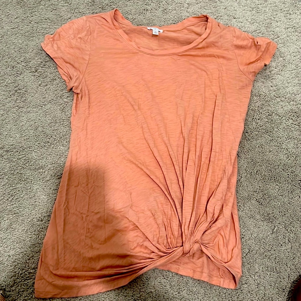 BP knotted tee